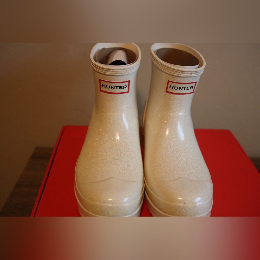 Hunter White Branded Packaging